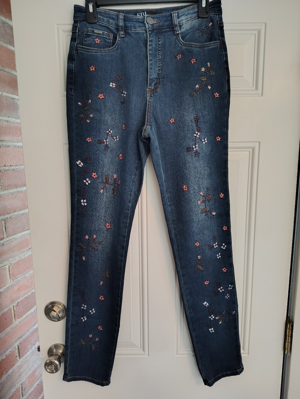 FDJ French Dressing Jeans Suzanne Slim Leg Floral Embroidered Denim Blue Size 6